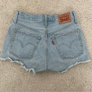 Levi’s 501 Women’s Short light blue
